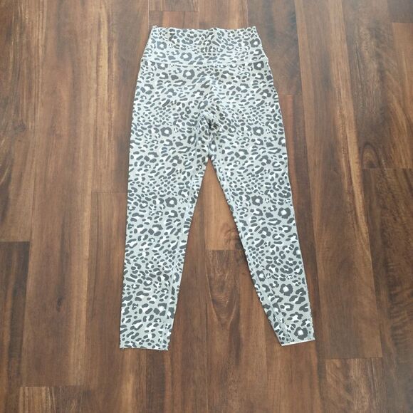 Aerie grey leopard leggings large - Picture 2 of 3